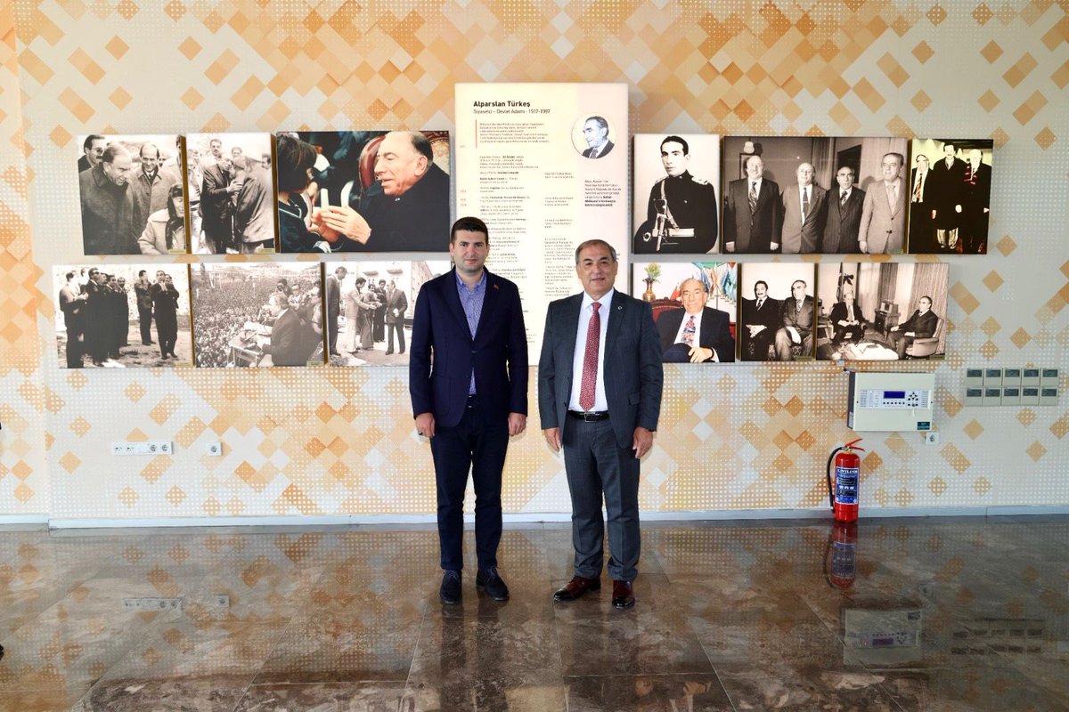 Adana Alparslan Türkeş Bilim ve Teknoloji Üniversitesi Rektörü Sayın Prof. Dr. Adnan Sözen’i ziyaret ettik.

Sayın Rektörümüze; üniversitemize ve bilim dünyasına sundukları değerli katkılar ile nazik misafirperverlikleri için teşekkür ediyor, çalışmalarında kolaylıklar diliyorum.