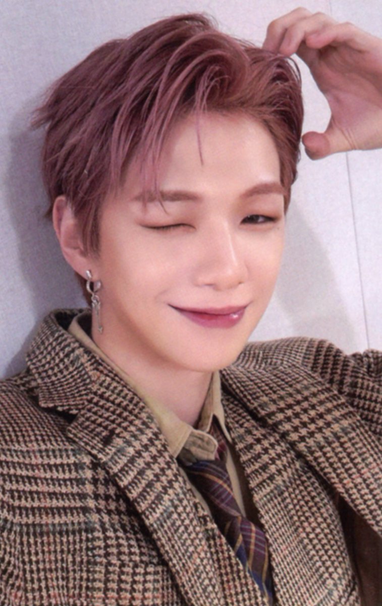 DanielK_Scanner's tweet image. 강다니엘 GLOW TO HAZE - 뮤직아트 미공포 스캔
#강다니엘 #KANGDANIEL