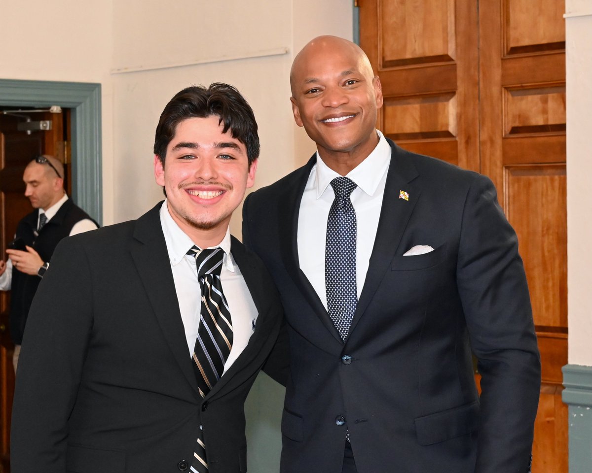 MCAlumniAssoc's tweet image. For our next alumni spotlight, meet alumnus Jefferson Vasquez-Reyes ‘24: a rising star in medicine and public service! 🌟 He&apos;s an aspiring medical doctor and public servant who has been recognized by @GovWesMoore for his commitment to serve. Read more ➡️ montgomerycollege.edu/news/features/…