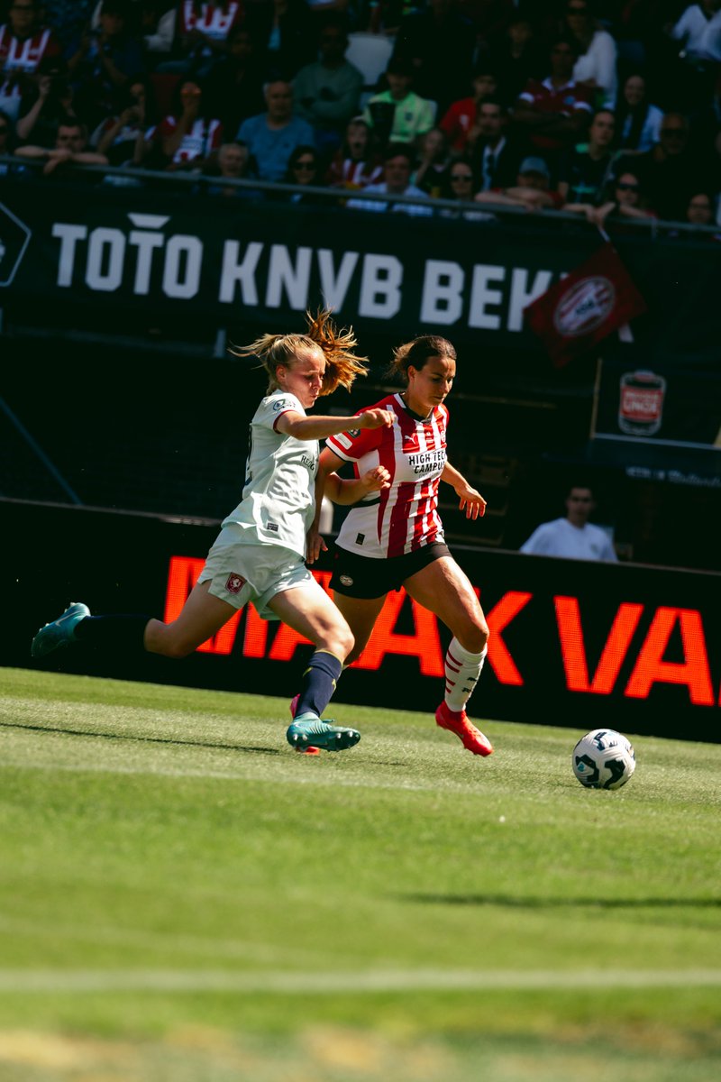 Op 23 augustus staan FC Twente en PSV tegenover elkaar in De Grolsch Veste voor de Supercup! 🏟️

Scoor nu via fctwente.nl/tickets jouw kaarten voor de Supercup! 🎟️