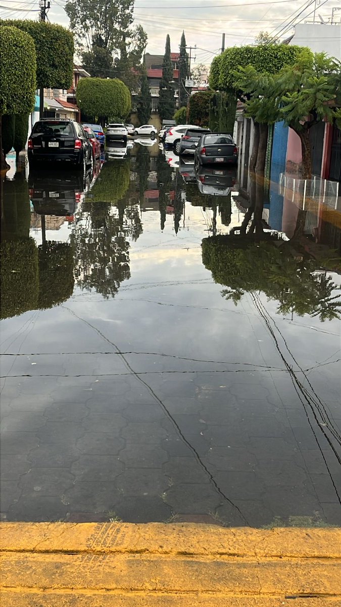 FabsSupertramp's tweet photo. @GobNeza @seguridadneza Necesitamos que nos vengan a ayudar a desazolvar. Hay varias calles y casas inundadas en @Bosquesdearagon 
Nos Urge! ¿Quien nos va a responder por nuestros bienes dañados? https://t.co/xaTU5FUnWs