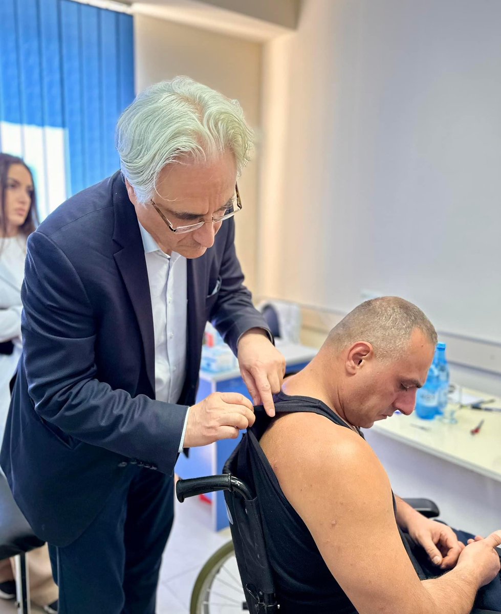 A team of doctors visited Armenia’s border regions where access to dermatological care is limited, especially for rare skin conditions like epidermolysis bullosa. Find out how they delivered care and training locally through their DermLink-funded project: bit.ly/dermlink-proje…