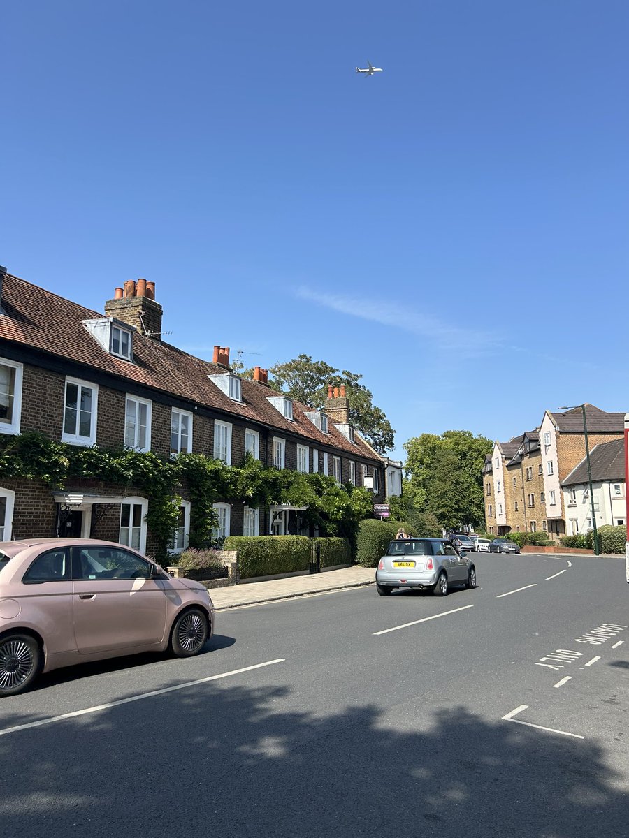 I think the whole country has taken the day off. 
It’s 33 degrees. 
Pubs are rammed at 3pm 
and I’ve had less than 10 emails today.