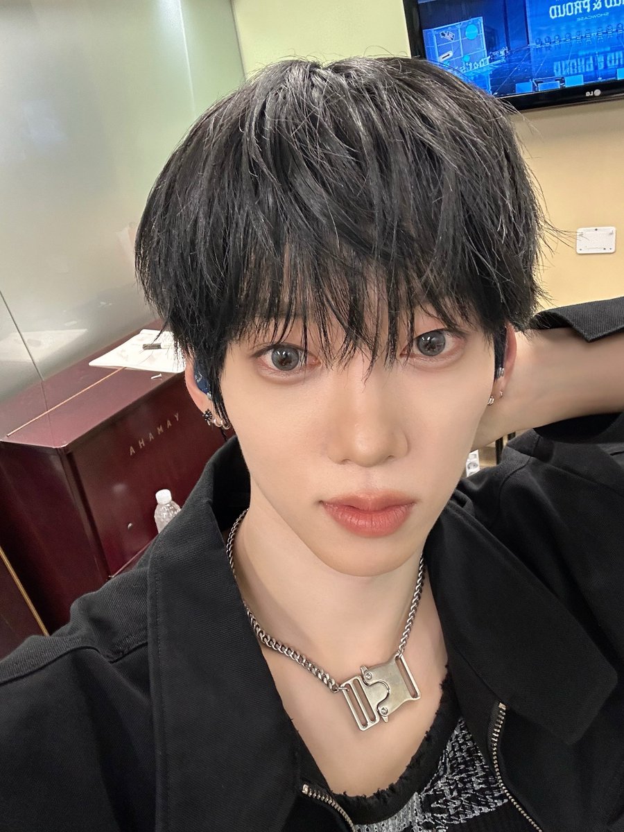 _AMPERSANDONE_'s tweet photo. 오늘 오랜만에 앤디어 봐서 너무 좋았당~~~~ 다들 쇼케이스 보면서 재미있는 시간 보냈죠?? 시작이라는게 아직 꿈만 같구 너무 행복하다 우리 함께 즐거운 memories 만들자!💙💙

#앰퍼샌드원 #AMPERSANDONE 
#나캠든 #KAMDEN https://t.co/XpnmbdE5U1