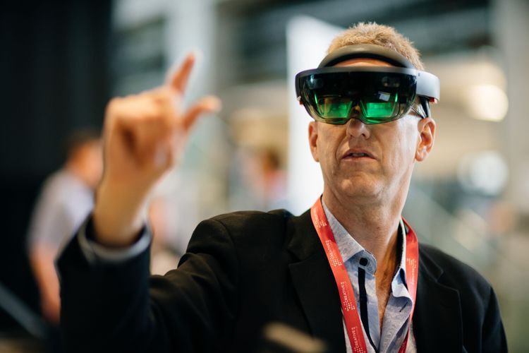 “The kind of technologies we utilize &amp; the kind of problems we solve tend to be ones where the complexity of data drives challenges in understanding." Schulich alum Jeff LaFrenz discusses his approach to human-first tech solutions.

🔗: schulich.ucalgary.ca/news/ucalgary-…

#YYC #UCalgary