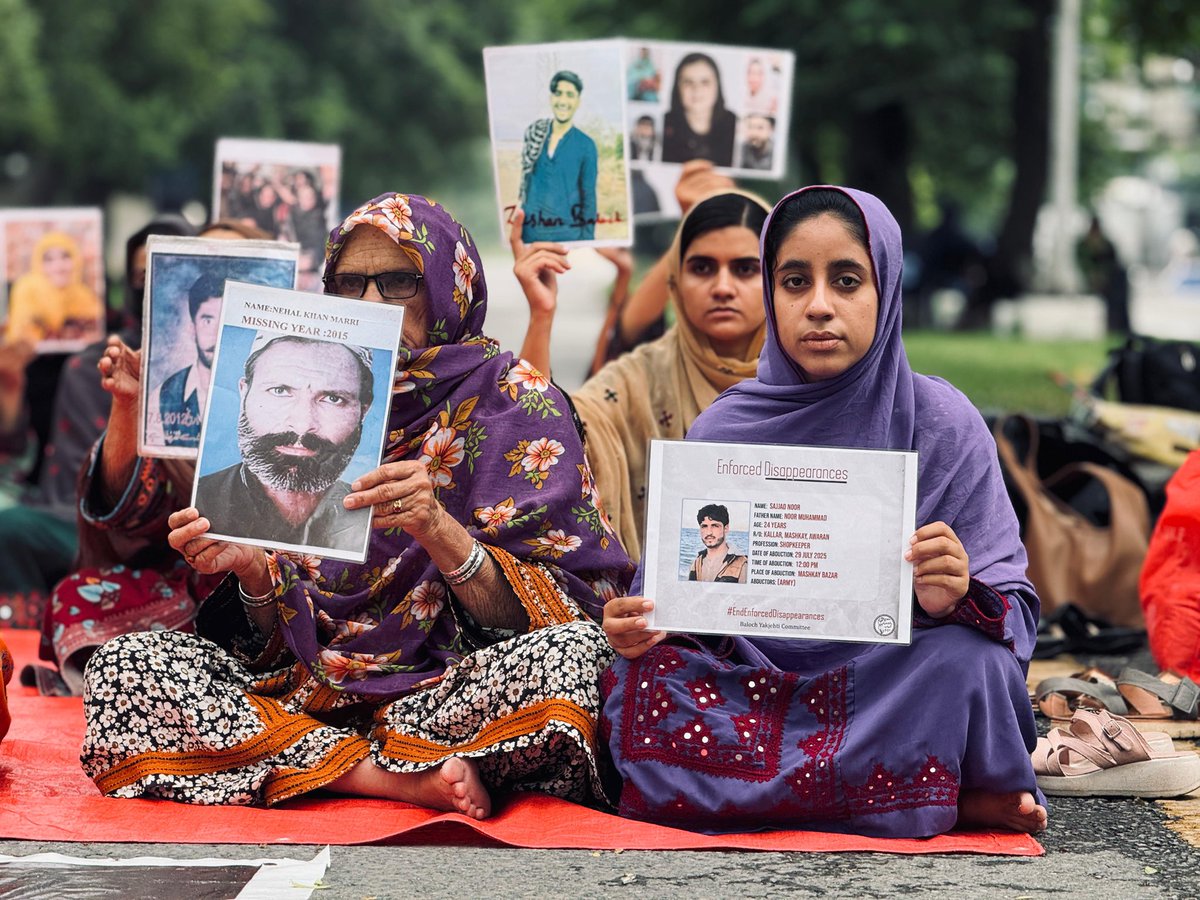 byc_hubzone's tweet photo. 28 days on, Baloch families in Islamabad braving heat &amp; denied a camp near the Press Club stand firm against enforced disappearances, demanding BYC leaders’ release. https://t.co/3brCQ8o9gw