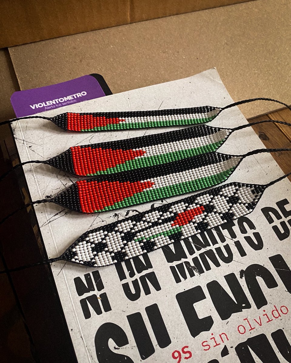 de a poco se consolida un proyecto llamado Tiendita El Conspire, que busca a través de la autogestión y el apoyo mutuo, la cooperación en comunidad desde nuestros oficios y procesos de creación con un propósito en común: apoyar y aportar a las causas. ★