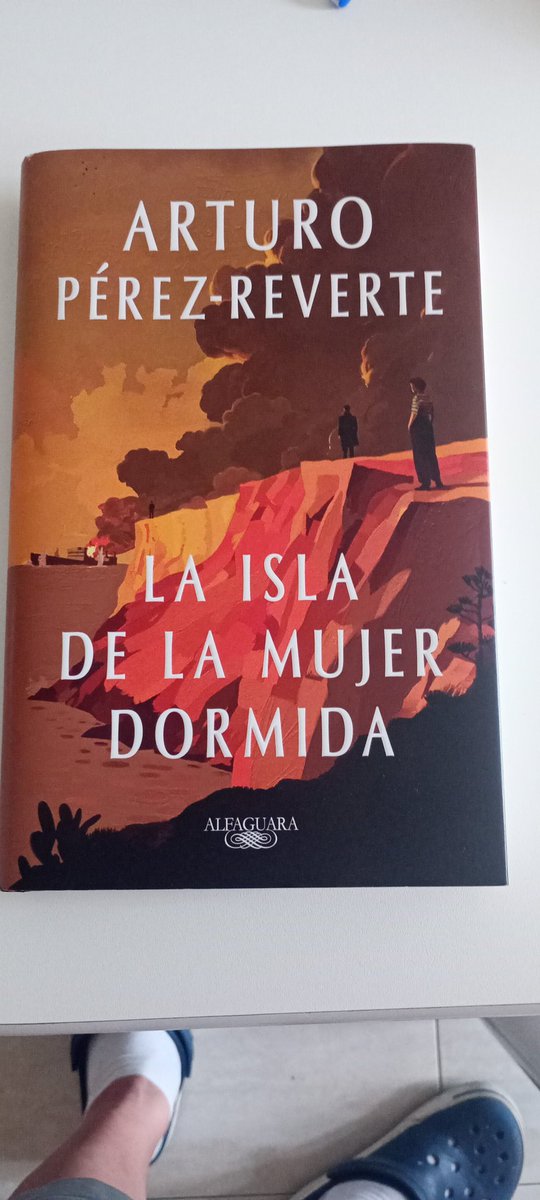 Empezamos!!!
<a href="/perezreverte/">Arturo Pérez-Reverte</a>