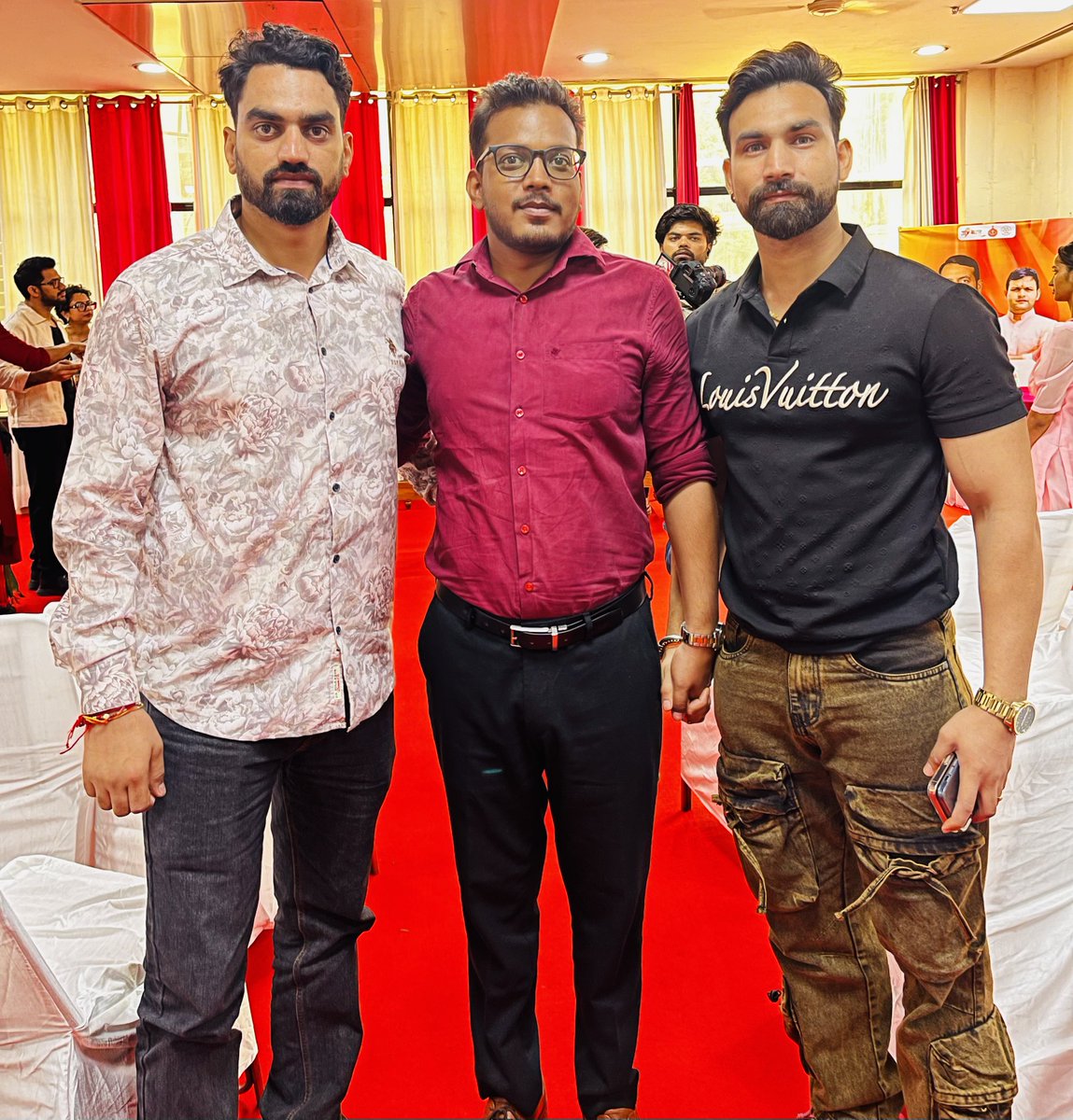 rahuldixitin's tweet image. When confidence meets good company 📸

#SquadGoals #SharpLook #VibeCheck #SquadVibes #GentlemanStyle #BossMode #InternationalYouthDay #SocialMedia #Influencer #Fitness #Faridabad #Haryana