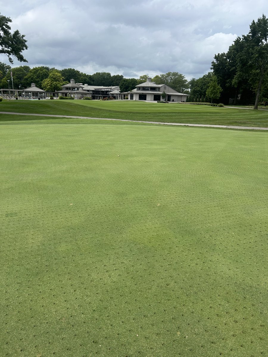 CRgreenside's tweet photo. Vent and topdress on greens yesterday! Let them breathe!  

#GCM #AgronomyTeam #CCL #SuperView https://t.co/AvGC1XPvJl