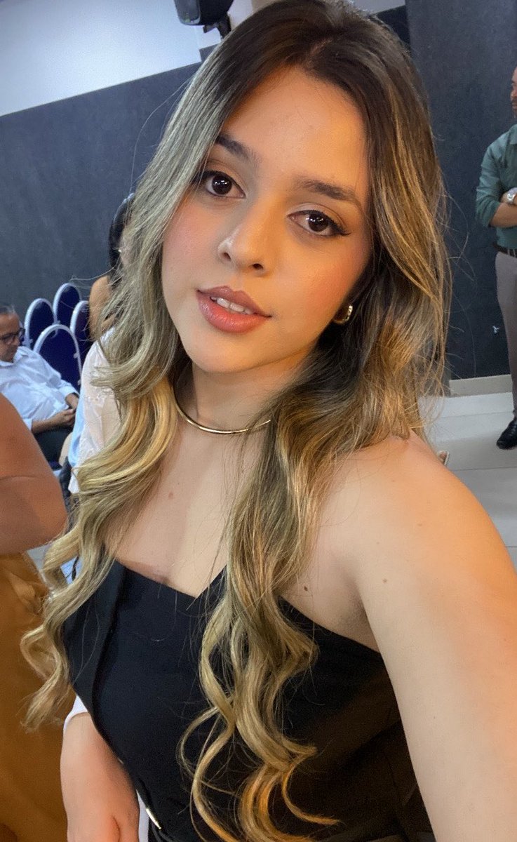 #EmanuelGainFollowers 📍

** Martes de Chicas **

👉🏻 Sube una foto del Gym o de dónde te sientas regia.👈🏻

#LasChicasEmanuelGF 🫦