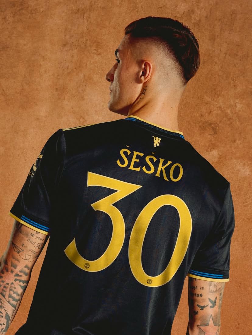 fathonipr's tweet photo. Goalll SESKO 30'
Manchester Utd 1-0 Arsenal https://t.co/AadrpNfEL8
