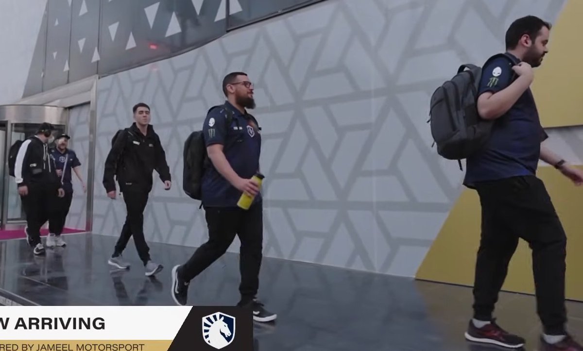 O Jogo da vida começa agora!!!
Vem pra live torcer pelos nossos BRs 🇧🇷

TL x ROC quem perder está eliminado