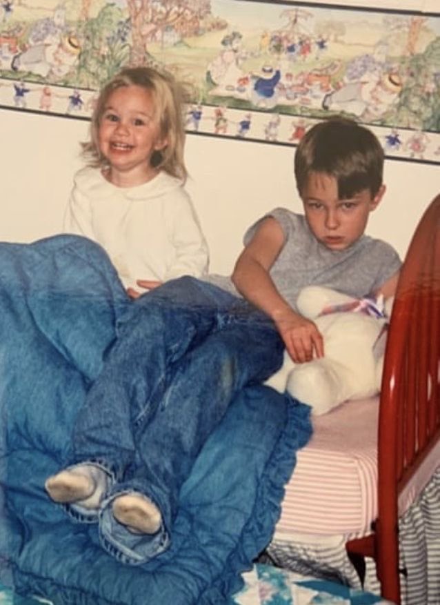 stcrmaps's tweet photo. paigeajames posted!

i lucked out getting you as a big brother. your patience and kindness is something i’ll forever be admirable of and to this day i’m still finding myself wanting to be just like you. i love you so much, it hurts. happy birthday, eli 💛🧁 https://t.co/Z3E74abIeO
