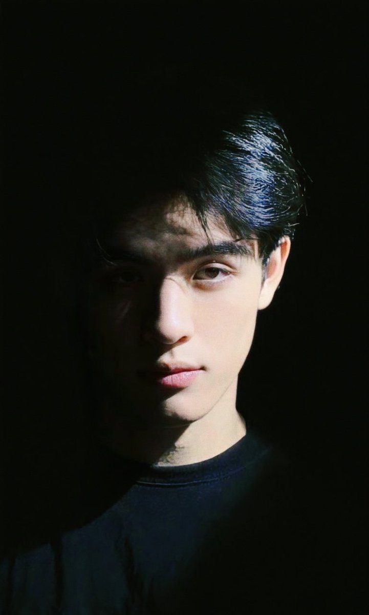 wYluvTaec's tweet photo. Truly cinematic masterpiece 🖤

#JossGawin

(AI's)
Cre: wb 槐耳www https://t.co/7qzVq4gRug