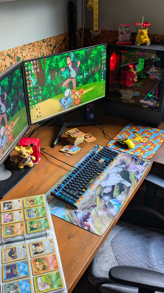 Teezkut's tweet photo. 🥰Can't be more happy over the recently received big parcel of Ultimate Pokémon gear! @Razer @PokemonCenterUS @Hallmark #razer #pokemon #pcgear #kanto https://t.co/nD0sYUQoZc