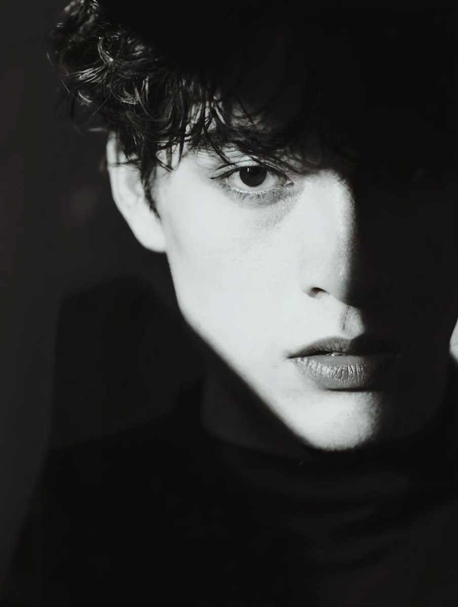 wYluvTaec's tweet photo. Truly cinematic masterpiece 🖤

#JossGawin

(AI's)
Cre: wb 槐耳www https://t.co/7qzVq4gRug