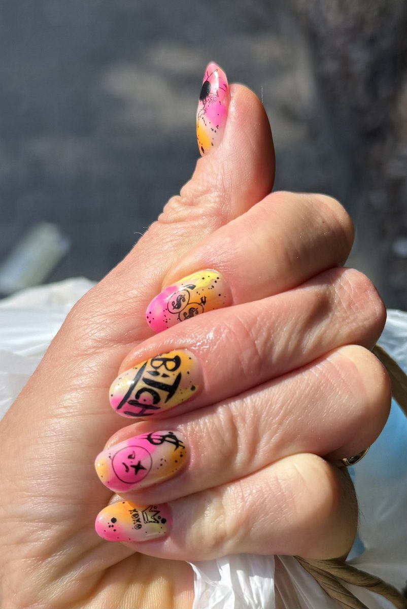 #newnails 

Nowe pazy 😎