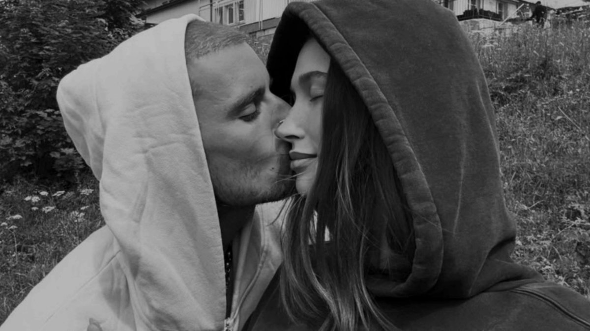 Christian loves Anne; tweet media