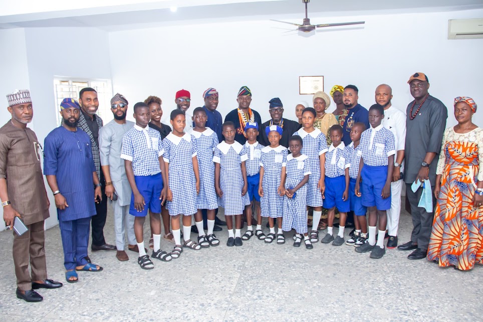ROTARY CLUB OF OJODU GIFTS SOLAR-POWERED SCHOOL SICKBAY 

<a href="/Rotary/">Rotary International</a> 
<a href="/rotary9111/">Rotary 9111</a> 
<a href="/NigEducation/">Federal Ministry of Education</a> 

 businessnewsng.com/2025/08/12/rot…