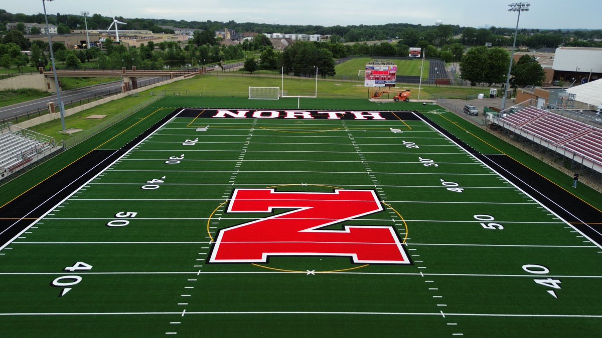 FieldTurf's tweet photo. Last month, North High School in Saint Paul, MN, welcomed the installation of its new @FieldTurf #artificialturf! 🏈 ⚽ As the proud Home of the Polars, we know these student-athletes are going to tear it up on their new field this fall 🐻‍❄️

Thanks to the team at @NationWSC for their great work on this multi-sport surface! 🙌 @isd622
 
#ChangeTheGame #HighSchoolSports #Minnesota #SportsConstruction #SyntheticTurf #SportsSurfacing
