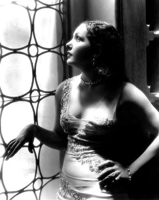 LaocoonofTroy's tweet photo. Mexican actress, singer, and dancer, Lupe Vélez, in the 1930s. https://t.co/7WYoEVJKkN