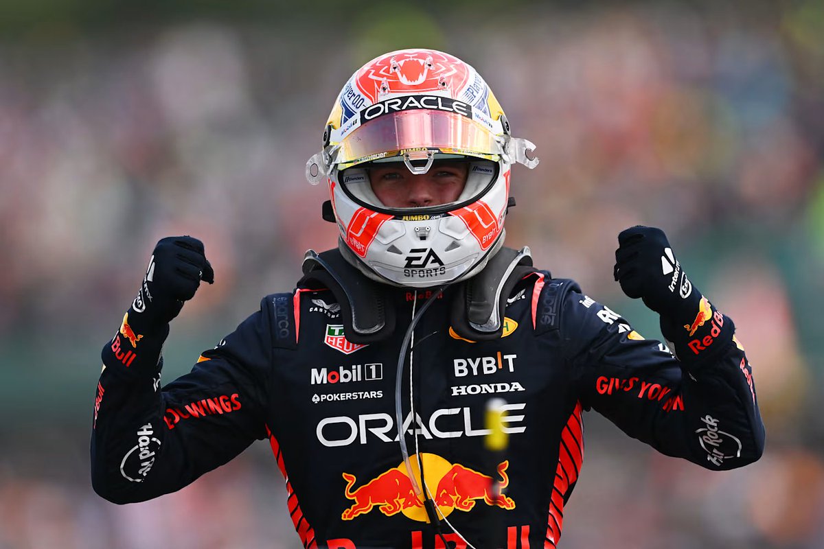 F1BigData's tweet photo. 🚨BEST WIN PERCENTAGE IN A SINGLE SEASON

Verstappen 2023 - 86.36% (19/22)
Ascari 1952 - 75.00% (6/8)
Schumacher 2004 - 72.22% (13/18)
Clark 1963 - 70.00% (7/10)
Vettel 2013 - 68.42% (13/19)
Verstappen 2022 - 68.18% (15/22)
Fangio 1954 - 66.67% (66.67%)
Hamilton 2020 - 64.71% (11/17)
Schumacher 2002 - 64.71% (11/17)
Clark 1965 - 60.00% (6/10)