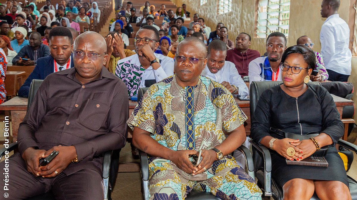 gouvbenin's tweet photo. Le lundi 11 août 2025, à l’Université de Parakou, la #MESRS, Mme Eléonore YAYI LADEKAN, a procédé au lancement officiel de la campagne nationale d’orientation et de sensibilisation des nouveaux bacheliers pour l’année académique 2025-2026. https://t.co/sUSNM3HWTe