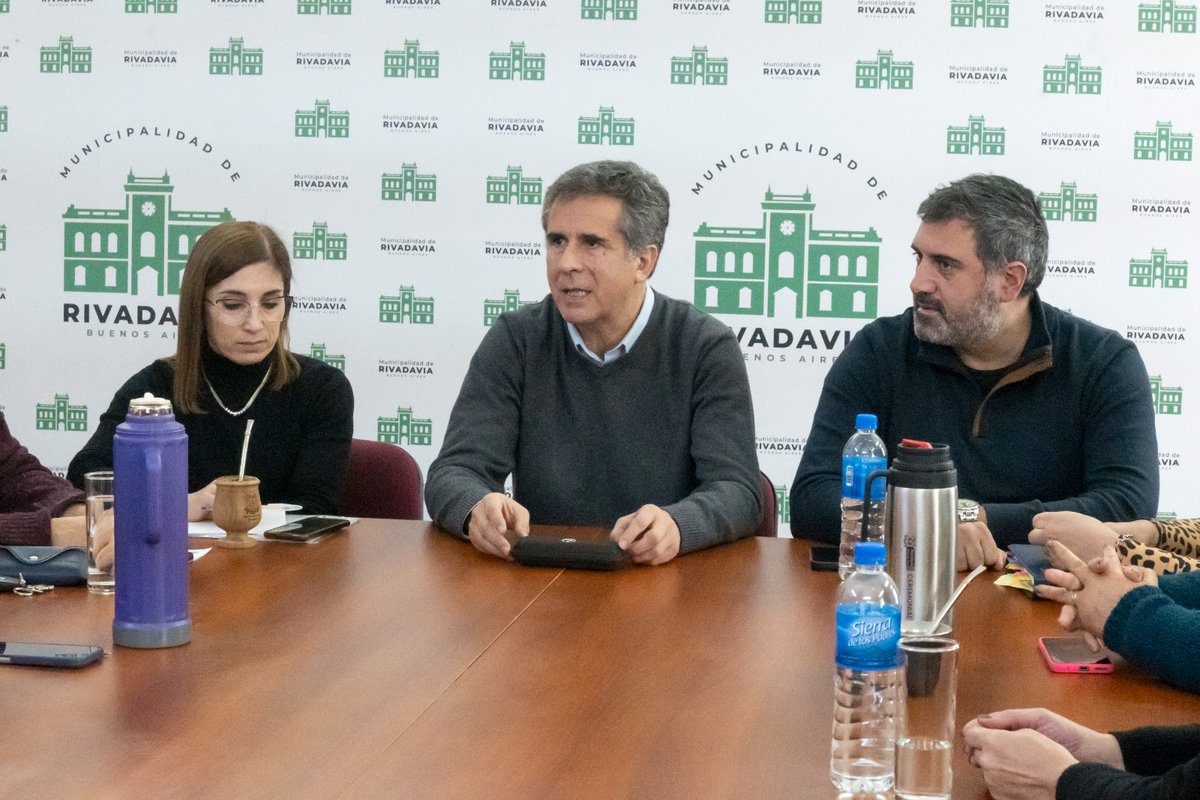 EL MUNICIPIO ACORDÓ UN AUMENTO SALARIAL DEL 7% Y EL ACUMULADO ALCANZÓ EL 27%

Este martes, el intendente Juanci Martínez encabezó una nueva reunión de la Comisión de Políticas Salariales. Donde se acordó un incremento salarial del 7% para el mes de agosto.