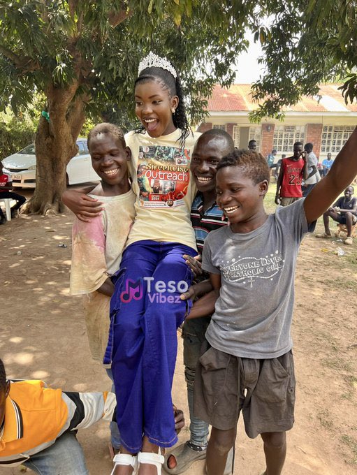 misstourismteso's tweet image. 4️⃣ Queen ACAM Betty Okello

👑 Hope for Street Children
Through her street children outreach, Queen ACAM Betty Okello showed that compassion is a powerful form of leadership  because every child deserves to be seen and loved. ❤️

#YouthInAction #MissTourismTeso #StreetChildren