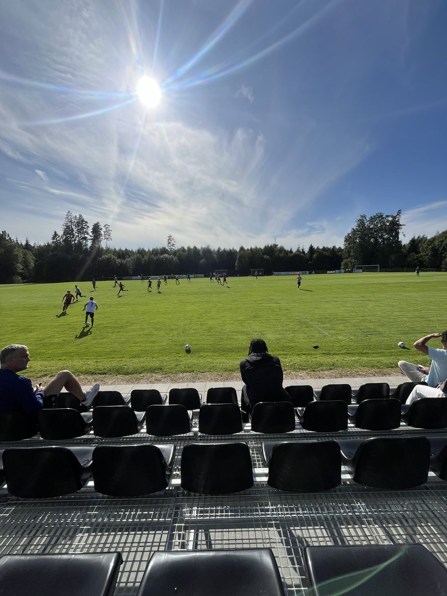 Ligacup match mot Landskrona. BoIS med 5/6st a-lagspelare. Öster en.. 

Vad är meningen med dessa matcher? <a href="/OstersIF/">Östers IF</a>
