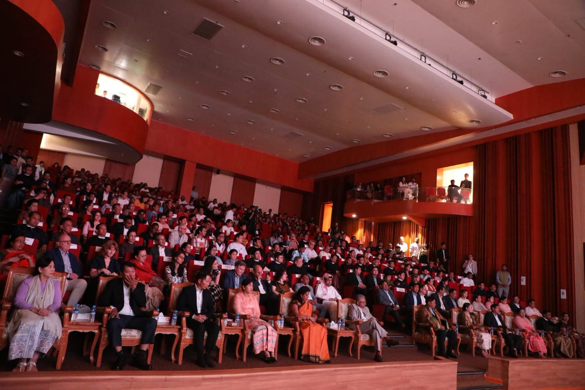 IndiainMyanmar's tweet image. Today&apos;s scintillating display by an @iccr_hq Purulia Chhau dance troupe, &amp;amp; India Centre performances, held in connection with India&apos;s 79th Independence Day, was graced by Union Minister &amp;amp; National Security Adviser U Tin Aung San, CM Yangon, &amp;amp; over 300 guests. Press Release 👇.