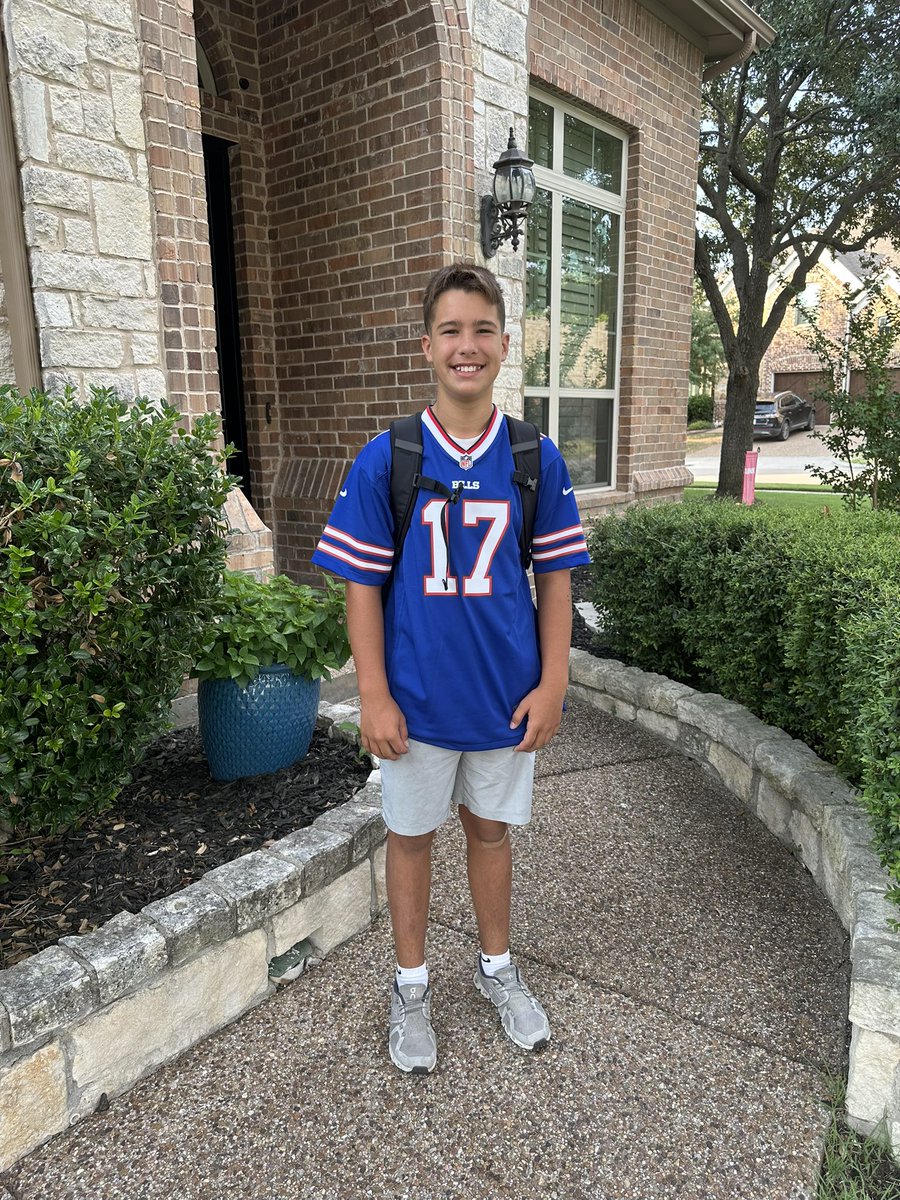 FrazierForTexas's tweet image. Welcome Back to School to our kids, teachers, and staff! Please remember to slow down in and around school zones and keep an eye out for school buses. Here’s to a fantastic year filled with learning, growing, and cherished memories! #txlege