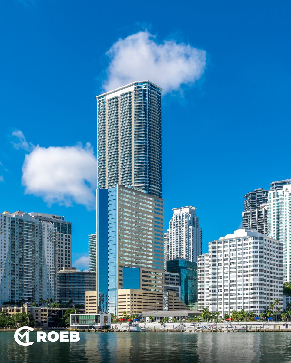 cmroeb's tweet image. 🚗 Cruisin’ down Ocean Drive, living my Miami Vice life. 🎶🌴
 🚤 Explore Miami by Boat — 💡 Pro Tip: Take a Boat Tour Through Biscayne Bay! See celebrity homes, downtown Miami, and beautiful waterfront views. #BoatLife #BiscayneBay #MiamiViews #OnTheWater