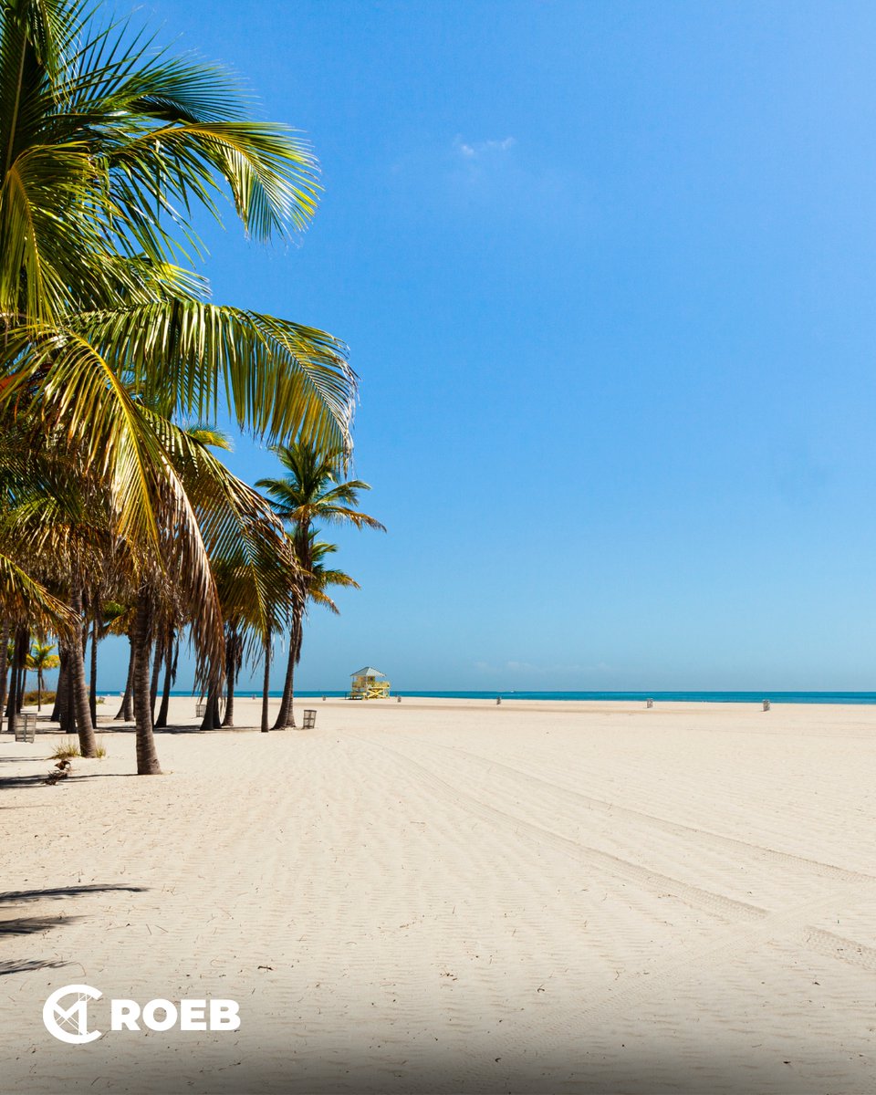cmroeb's tweet image. 🚗 Cruisin’ down Ocean Drive, living my Miami Vice life. 🎶🌴
 🚤 Explore Miami by Boat — 💡 Pro Tip: Take a Boat Tour Through Biscayne Bay! See celebrity homes, downtown Miami, and beautiful waterfront views. #BoatLife #BiscayneBay #MiamiViews #OnTheWater