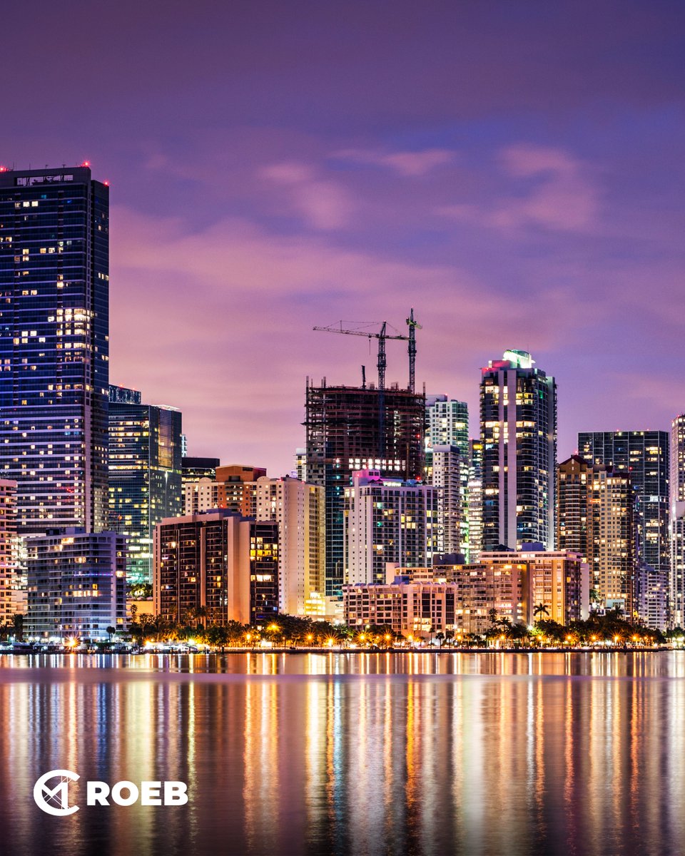 cmroeb's tweet image. 🚗 Cruisin’ down Ocean Drive, living my Miami Vice life. 🎶🌴
 🚤 Explore Miami by Boat — 💡 Pro Tip: Take a Boat Tour Through Biscayne Bay! See celebrity homes, downtown Miami, and beautiful waterfront views. #BoatLife #BiscayneBay #MiamiViews #OnTheWater