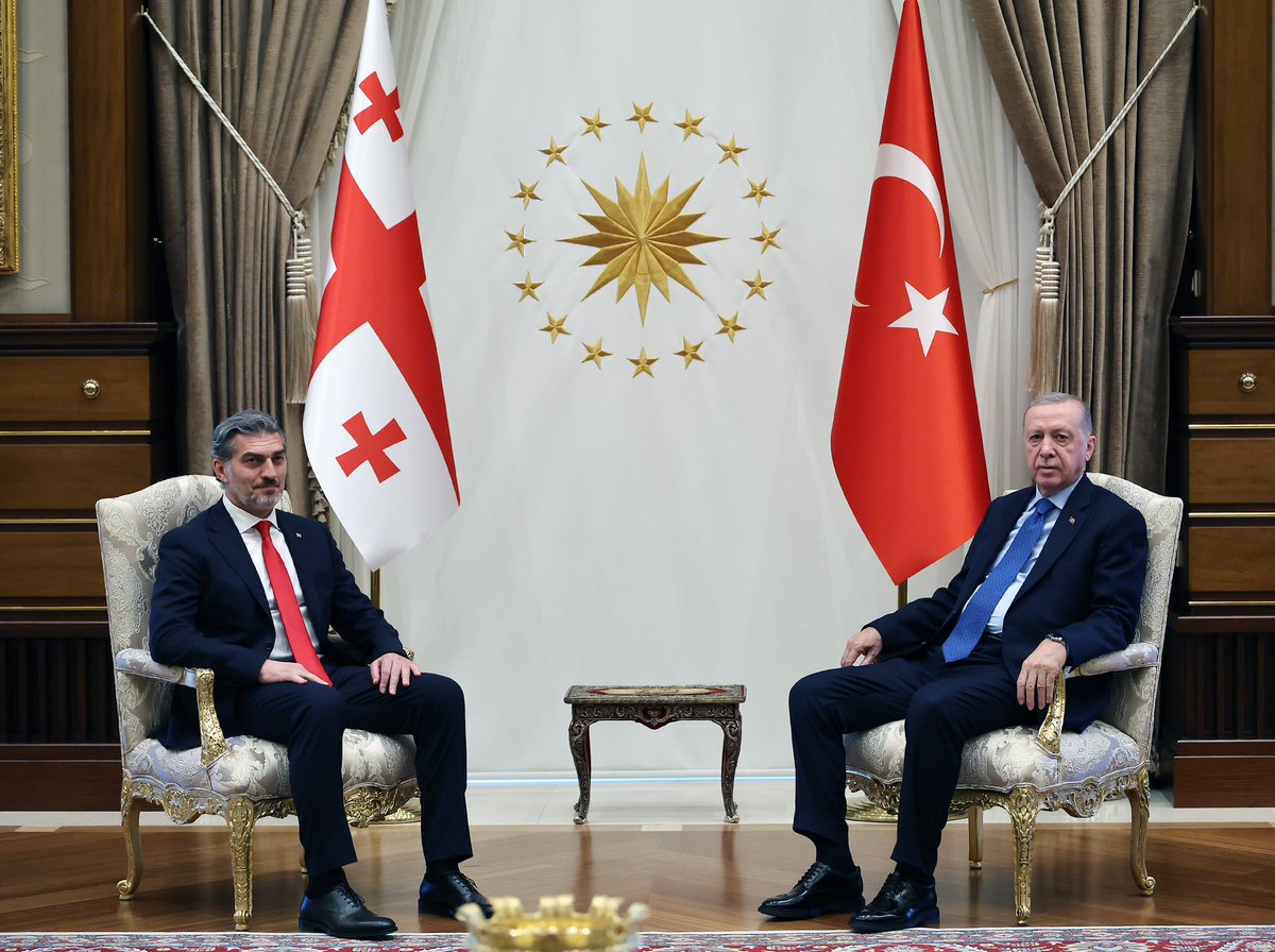 رئيس الجمهورية، السيد رجب طيب أردوغان، يستقبل نظيره الجورجي ميخائيل كافيلاشفيلي، في المجمع الرئاسي بالعاصمة أنقرة، وذلك في إطار زيارة رسمية يجريها الأخير إلى تركيا.