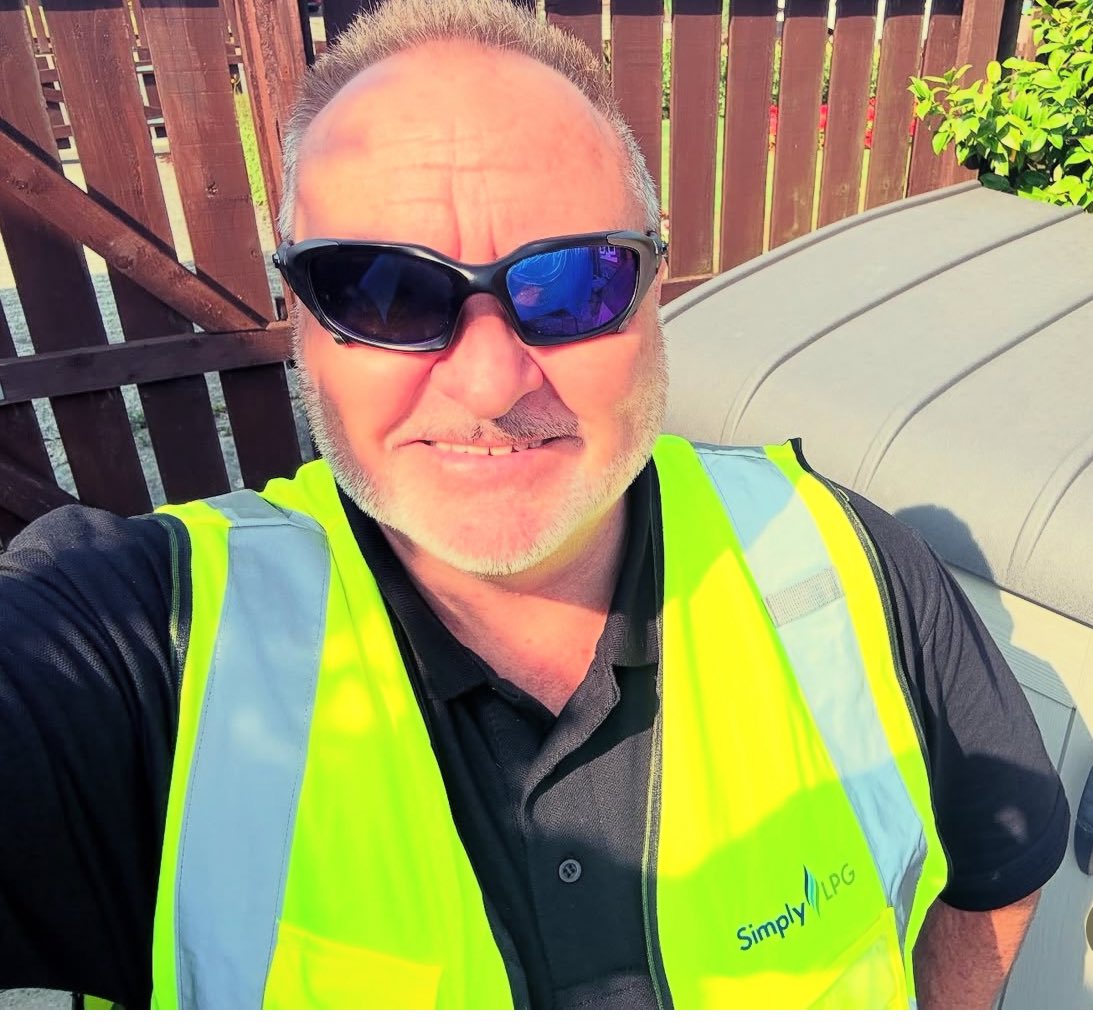 SimplyLpg's tweet photo. And for todays customer site visits I will be mainly wearing the Simply LPG Ltd summer collection for 2025

#lifeatthesharpendofthelpgindustry https://t.co/MgIh5WmfUG