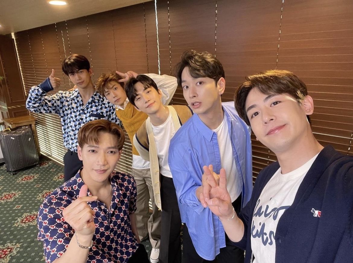 Real2PMBrasil's tweet photo. INFO | Jun. K fez uma live no Instagram hoje e disse há cerca de umas 2/3 semanas os membros se encontraram, comeram carne, conversaram e que eles até tiraram uma foto, o próprio Jun. K inclusive disse que achava que essa foto tinha sido postada. 

@follow_2PM #2PM https://t.co/6q1IawzwVH