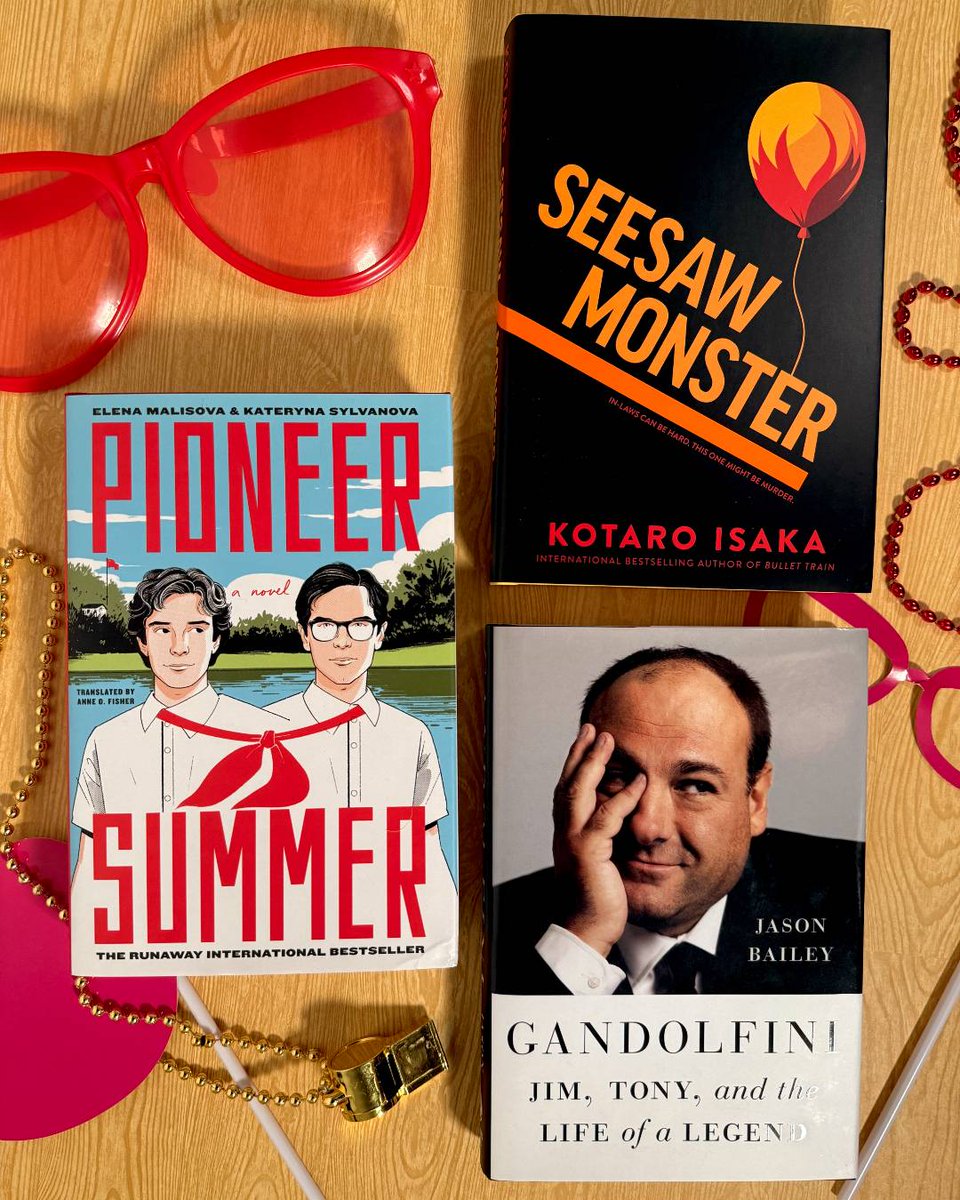 ABRAMSbooks's tweet image. Summer may be ending… But these sizzling summer stories have just begun! ☀️ 🍦 📖 Whether you’re at the beach, by the pool, or at home sipping cool iced tea, we’ve put together an irresistible reading list that will bring a slice of summer joy to all book lovers. #SummerReading