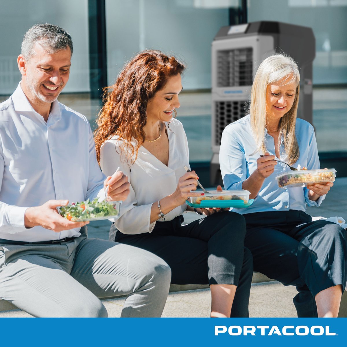 Outdoor company event coming up? Don’t let the heat steal the spotlight.
From keeping guests comfortable to protecting your team’s energy, here are 5 smart ways to stay cool at your next summer corporate gathering, including one game-changing solution you might not have