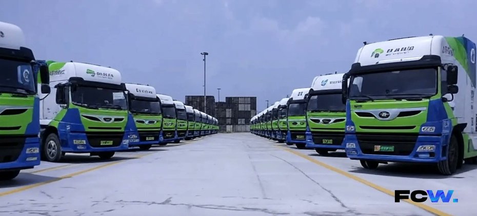 fuelcellsworks's tweet image. China's Jiaxing Port deploys 100 #hydrogen #fuelcell trucks, slashing 10,000 tons of CO₂ annually

#hydrogentrucks #portlogistics #hydrogennow #fuelcells 

fcw.sh/vi0cQj