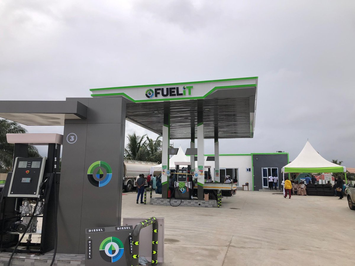 KobbyKyei_'s tweet photo. The grand opening of Fuel It ๐ at Ablekuma Olebu with our Special Guest, the National Chief Imam. Come fuel up, enjoy amazing offers. โฝ๐ฅ #FuelIt #GrandOpening https://t.co/dshrmM7EvV
