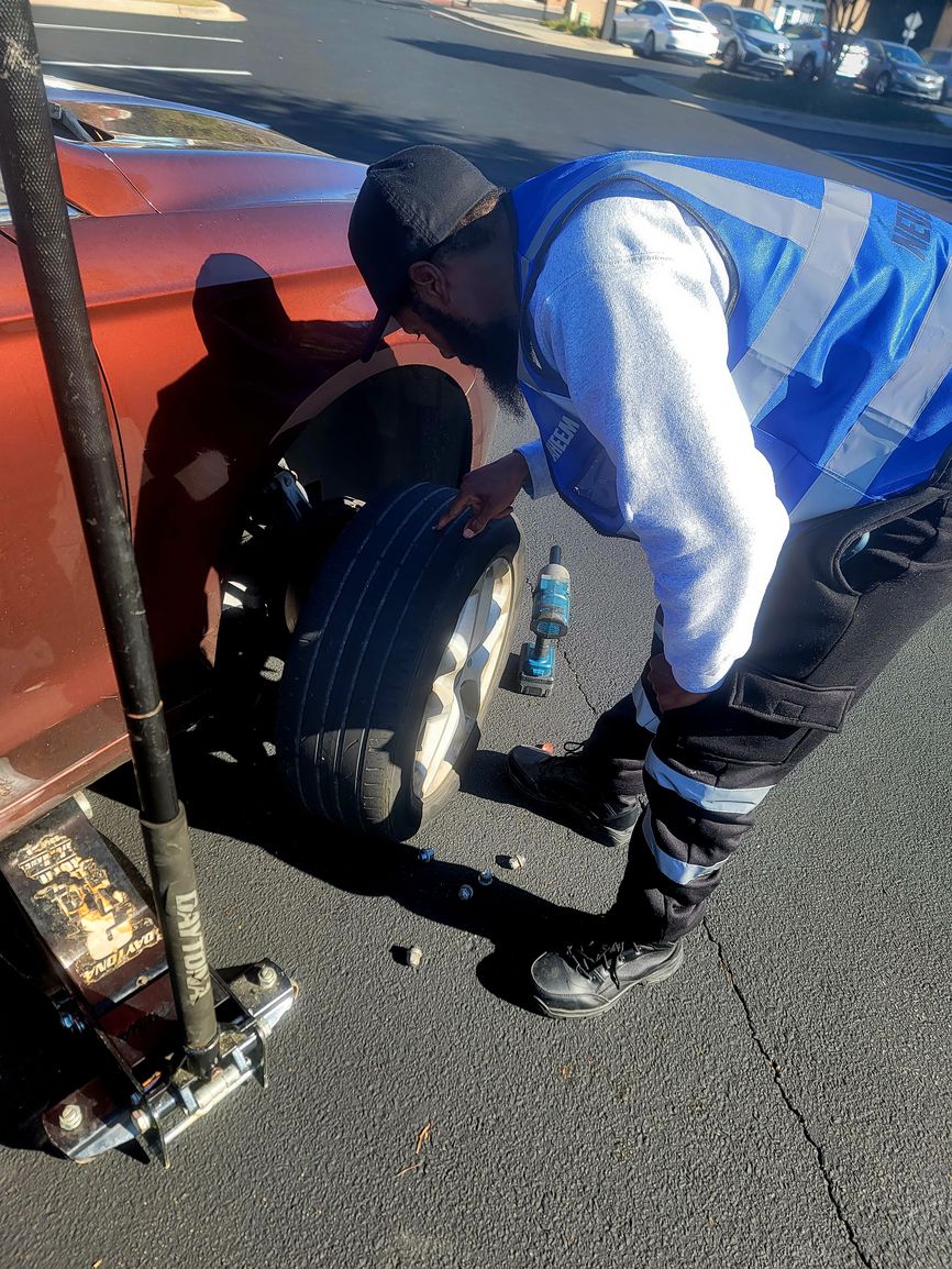 CRSAFirstChoice's tweet image. A nail in your tire doesn’t have to ruin your day. Call us for professional tire repairs that ensure durability and safety. We’re here to get you back on track without stress! #TireRepairs
roadsideassistancecharlotte.com/tire-repairs