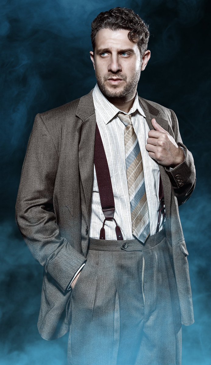 🎭 Regresa para el adiós 🎭

Nuestro querido <a href="/Nachotahhan/">Nacho Tahhan</a>, regresa en las últimas presentaciones de #Cabaret como "Cliff Bradshaw" junto a <a href="/monlaferte/">Mon Laferte</a> para cerrar temporada, de esta exitosa obra 👏🏾

Sin duda uno de los mejores papeles en su carrera 😱