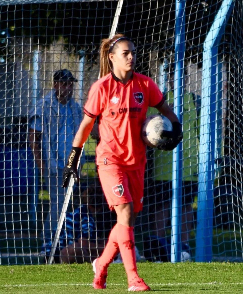 🧵 CUATRO venezolanas estarán compitiendo en la semifinales de la Superliga de Ecuador.

Pero no son las únicas #VenEx que brillan en Sudamérica hoy en día.

Además de Ecuador, en Argentina, Brasil, Colombia, Chile, Paraguay y Perú hay jugadoras destacando en clubes importantes.