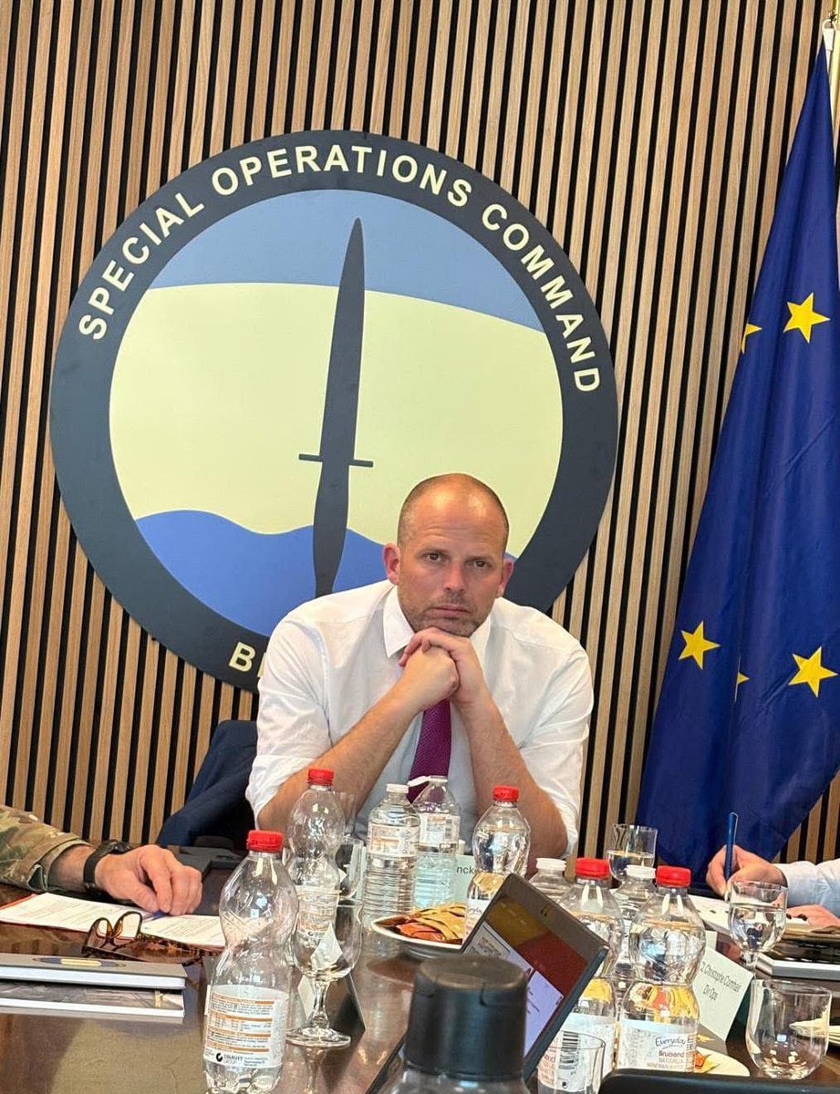 Respect voor de Belgische minister van Defensie <a href="/FranckenTheo/">Theo Francken</a> 

Hij spreekt duidelijk en moedig tegen de door Iran gesteunde Houthi’s, die nu de zeeroute via Bab al-Mandab – één van de belangrijkste voor de Europese handel – bedreigen.
Ongeveer 40% van de Europese handel gaat via