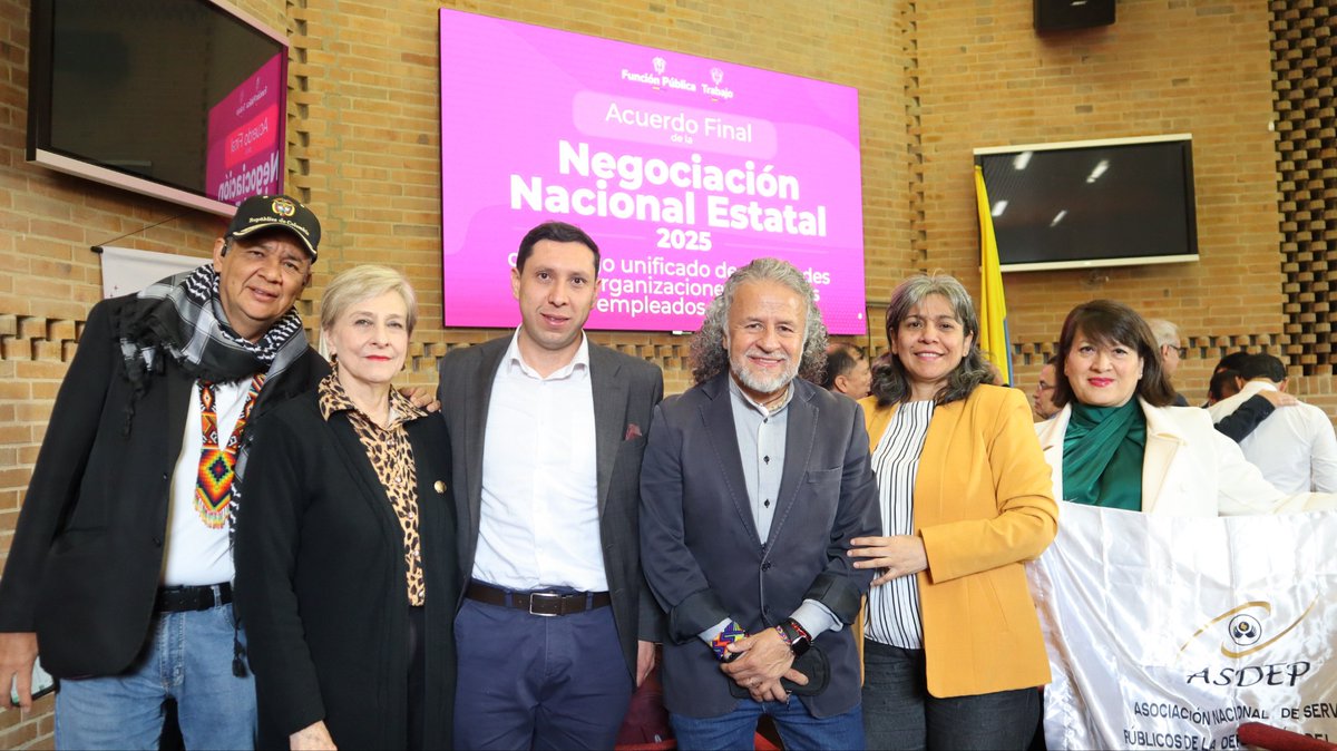 ASDEPCol's tweet photo. 📢 ASDEP informa | Este 12 de agosto en Bogotá se firmará el Acuerdo de la #NegociaciónNacionalEstatal 2025. ASDEP, presente como parte de FENALTRASE, ratifica su compromiso en la defensa de los derechos de los trabajadores.  
@MintrabajoCol @DefensoriaCol @cutcolombia https://t.co/XyKSQDqvsB