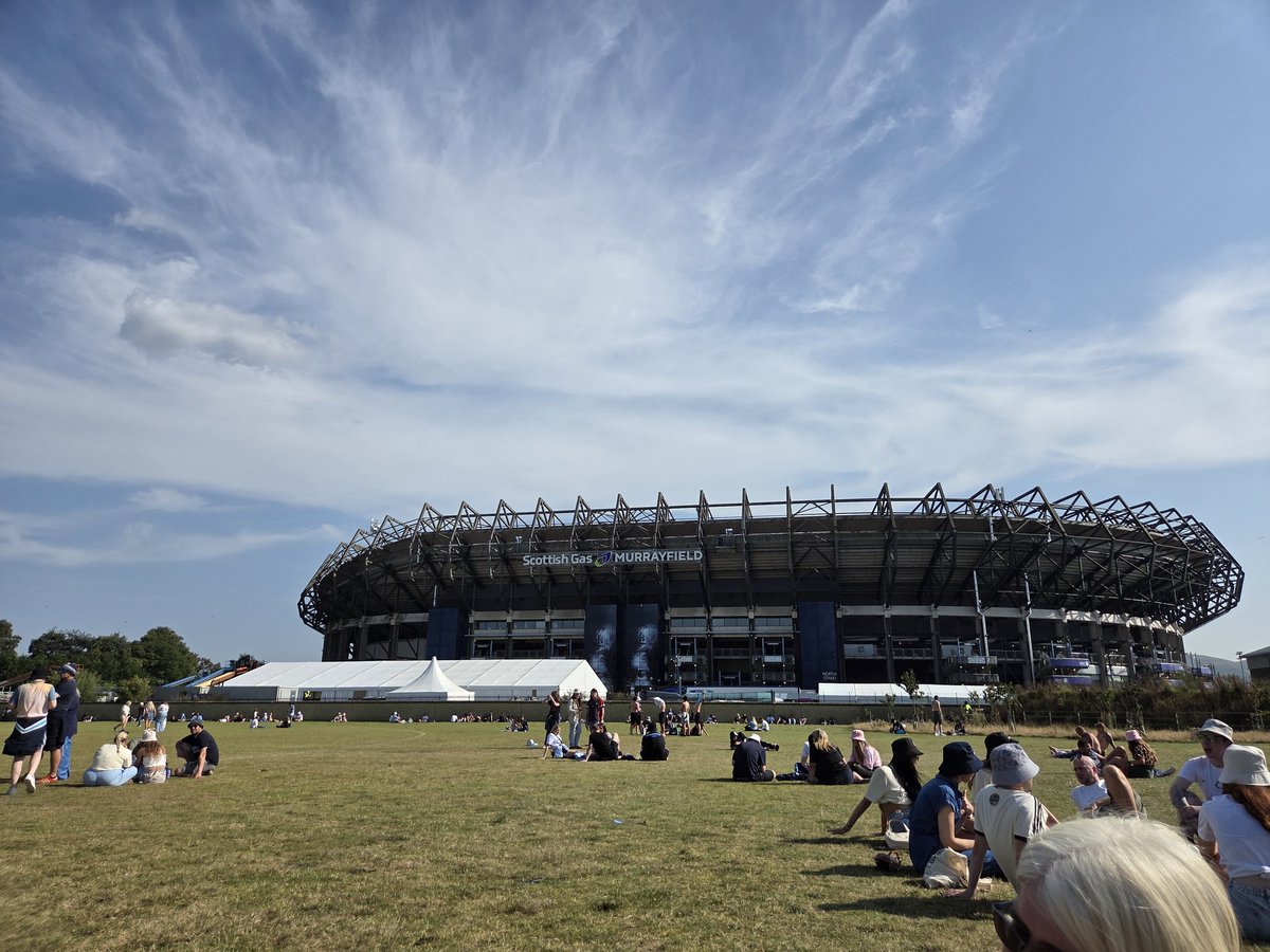 Oasis has finally arrived, bring it on <a href="/oasis/">Oasis</a> #OasisLive25