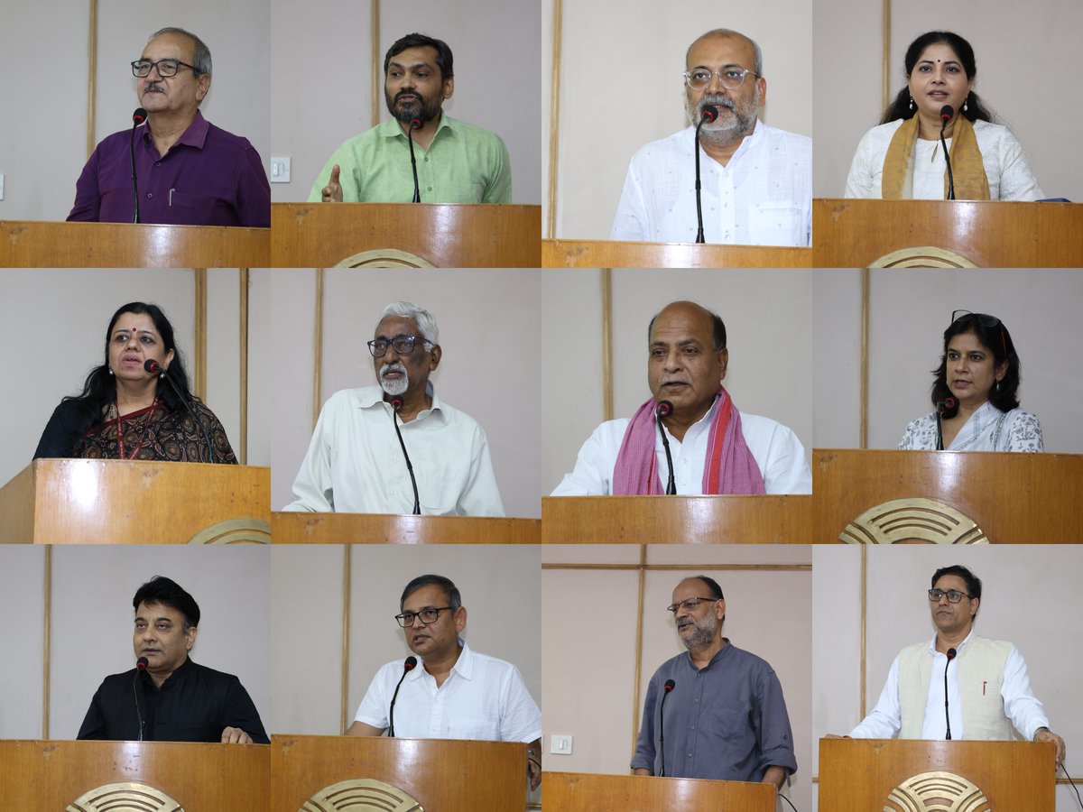 भारतीय जन संचार संस्थान के #हिंदी_पत्रकारिता विभाग के संस्थापक विभागाध्यक्ष डॉ. राम जी लाल जांगिड़ जी की स्मृति में आज एक श्रद्धांजलि सभा आयोजित की गई। इस अवसर पर संस्थान के संकाय सदस्य, अधिकारी, कर्मचारी एवं पूर्व विद्यार्थी भावभीनी श्रद्धांजलि अर्पित करने हेतु उपस्थित रहे।